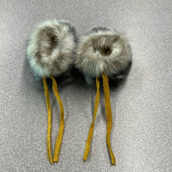 Seal Fur Snowflake Baby moccasins - Picture 9 of 9